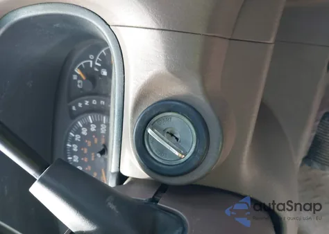 2001 Toyota Tundra Ltd V8 from USA, damaged, VIN 5TBBT48121S132933